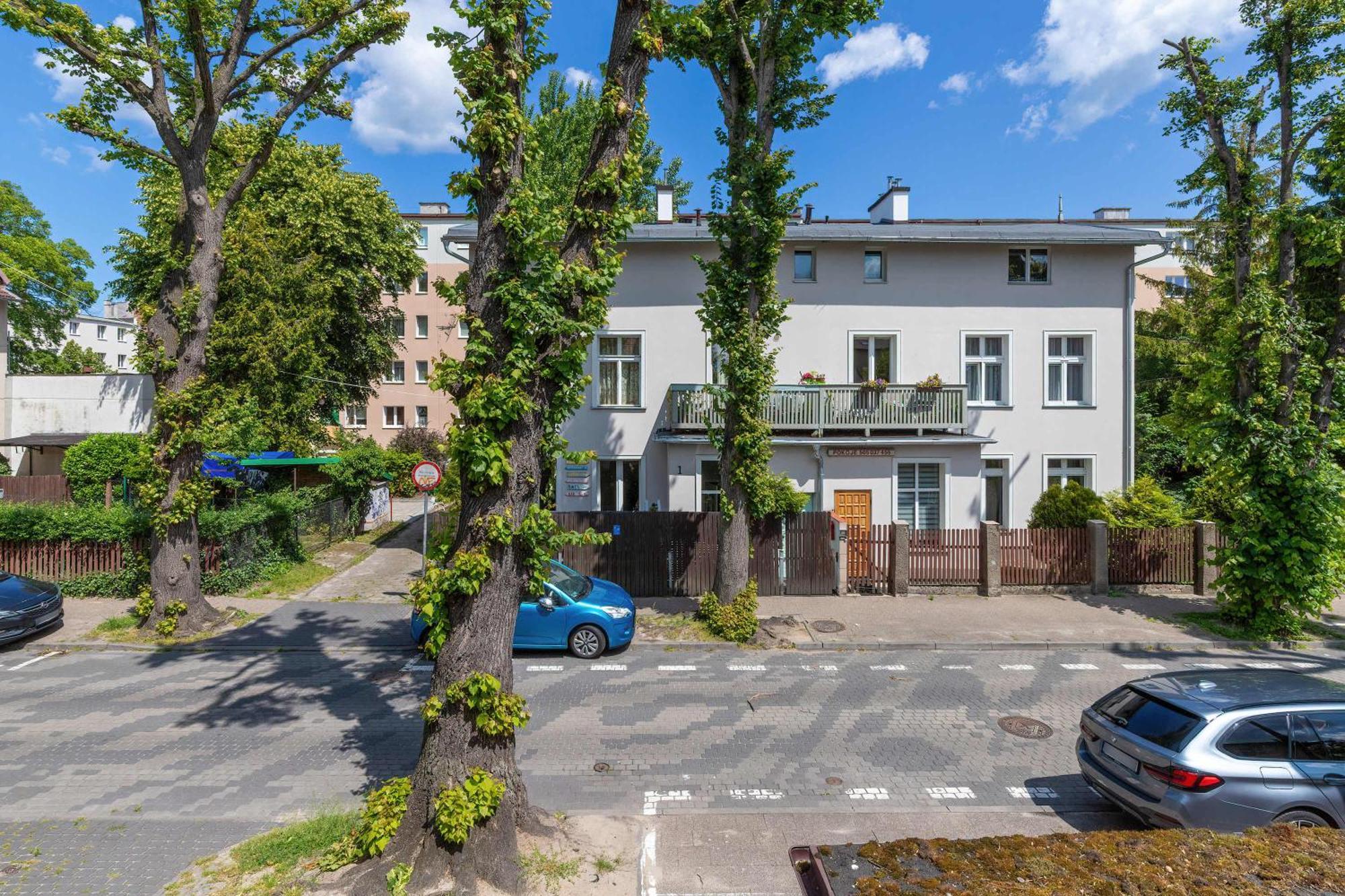 Lana With Parking And Terrace Near The In By Renters *